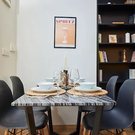 Apartment Stunning At Unbeatable Location