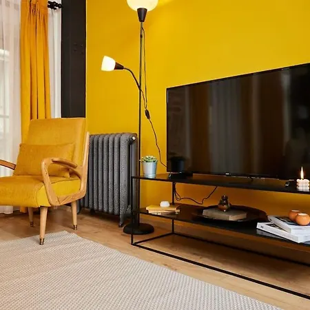 Stunning At Unbeatable Location Apartment