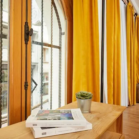 Stunning At Unbeatable Location Apartment
