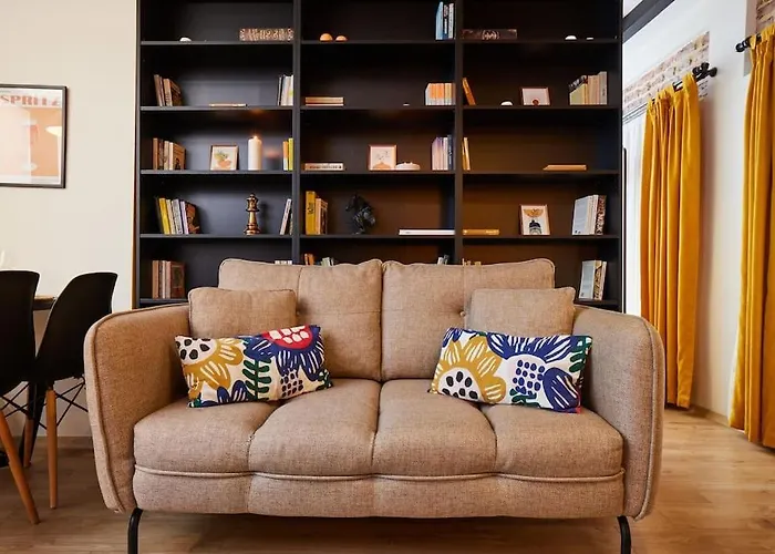 Stunning At Unbeatable Location Lägenhet