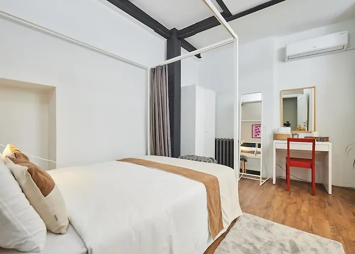 Stunning At Unbeatable Location